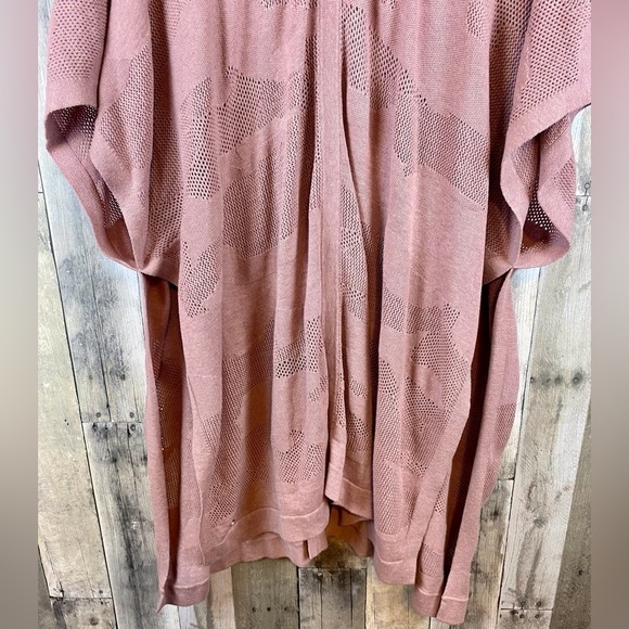 Lululemon Find Your Light Wrap in Heathered Vintage Mauve One Size. - Picture 8 of 16